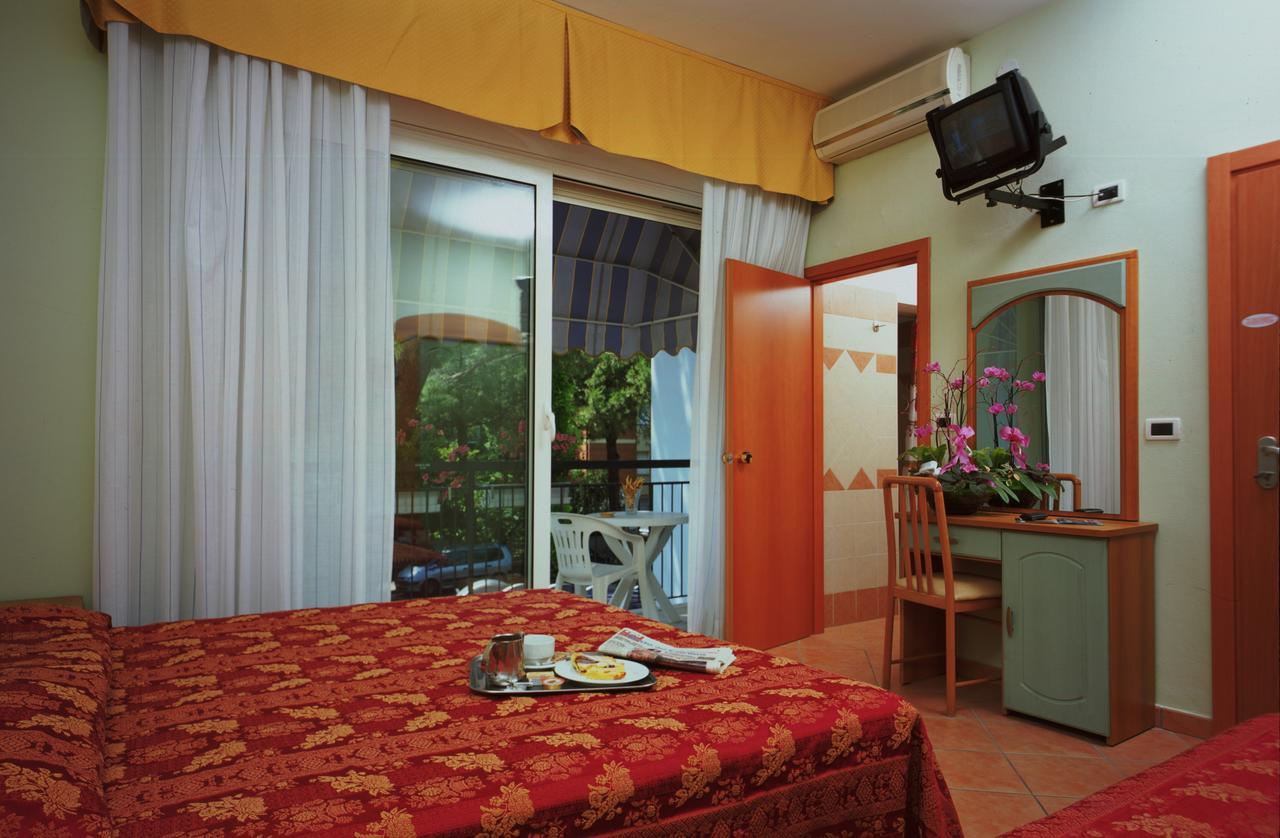 Mondial Hotel 3*